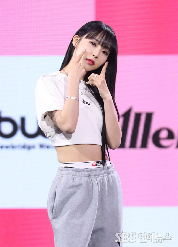 [Throwback] Moon Byul Shines at MAMAMOO’s ‘MIC ON’ Showcase