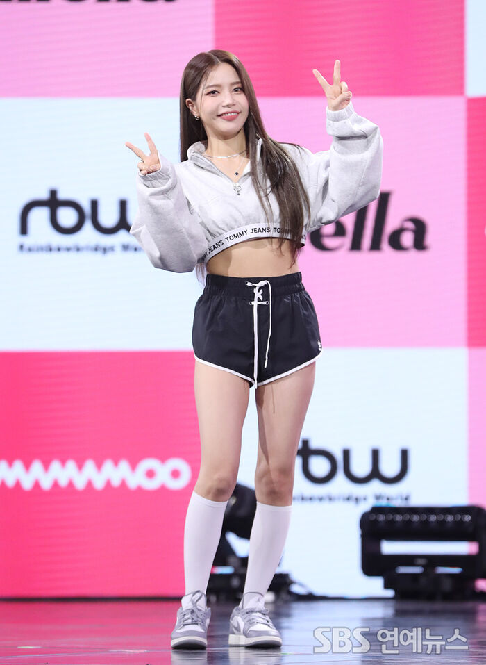[Throwback] Solar of MAMAMOO Ups the Cute Factor