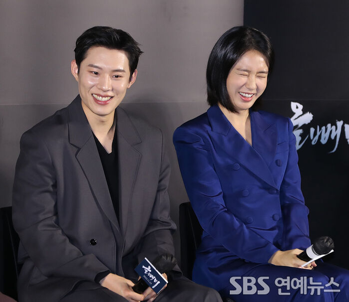 [Throwback] Kim Sung-Cheol and Ahn Eun-jin, College Classmates, Reunite for 'The Night Owl'