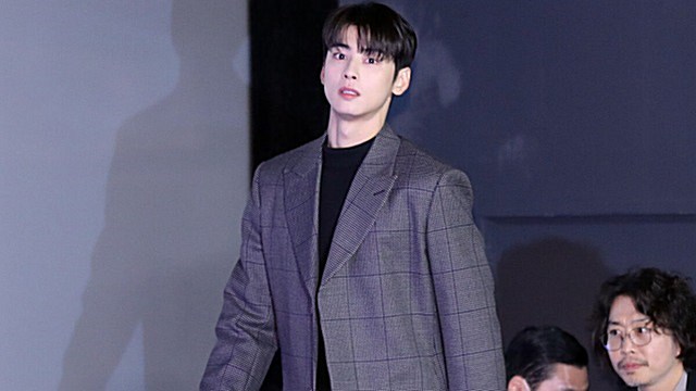 [Throwback] CHA EUNWOO Switches to Leading-Man Mode at 'Decibel' Production Briefing