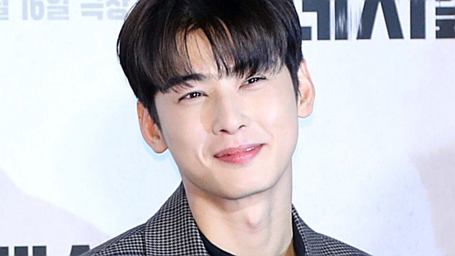 [Throwback] CHA EUNWOO Is a Certified Heartthrob