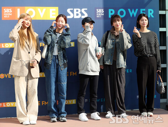 EXID Poses Outside SBS Headquarters in Seoul