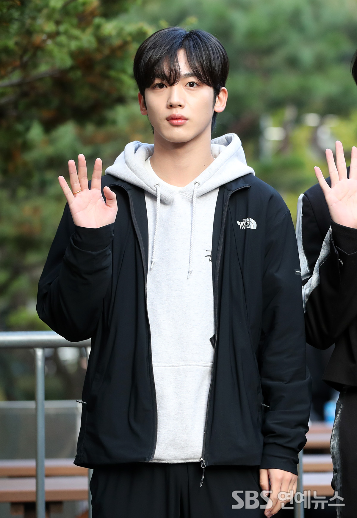 [E포토] 위아이 김요한, '빠져든다 청정 눈빛으로'