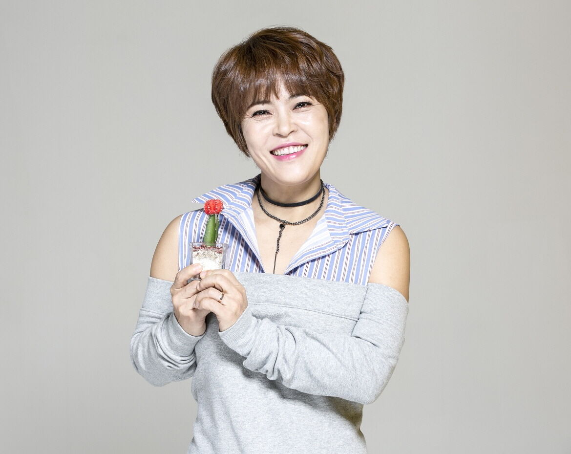 조혜련, 청소년 위한 후원금 전달