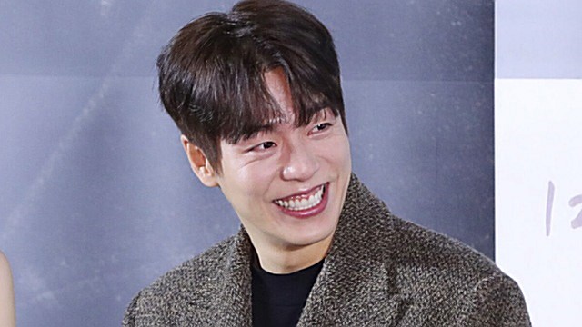 [Throwback] Lee Hyunwoo's First Post-Military Shoot Was 'Hero'