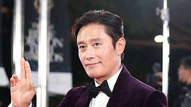 [E포토] 이병헌, '손인사의 품격'