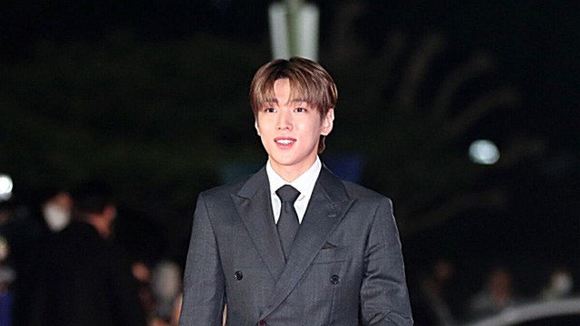 [Throwback] DKZ’s JAECHAN Owns the Red Carpet as an Actor