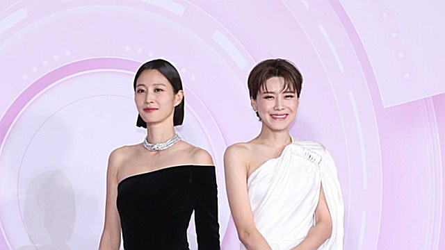 [E포토] 이현이-장도연, '블랙 앤 화이트 연예대상 MC'