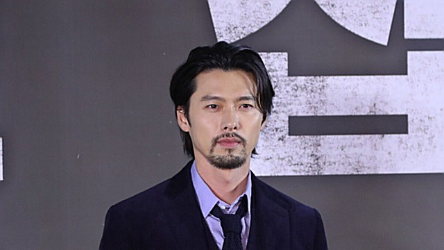 [E포토] 현빈, '상남자의 촉촉한 눈빛'