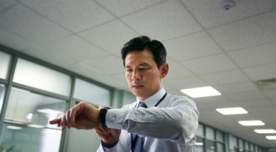 황정민, 캐릭터 변신의 귀재&hellip;인질→마약 대부→외교관까지