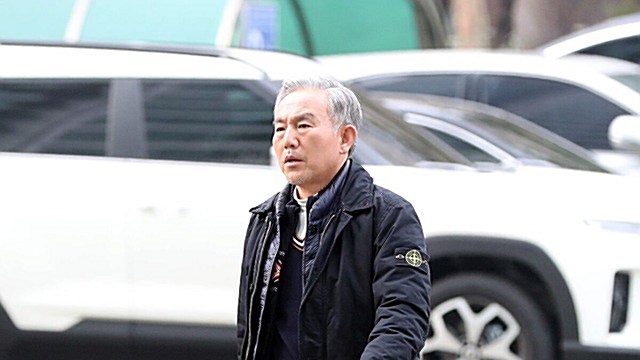 [E포토] 손병호, '새 연극으로 씨네타운 찾았어요'