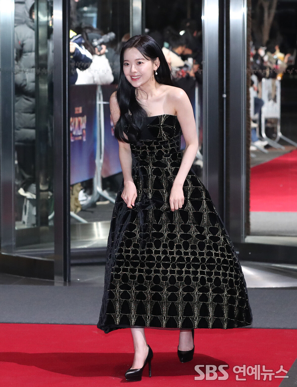 [E포토] 한수아, '라이징 스타의 화려한 드레스 자태'
