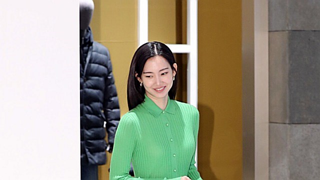 [E포토] 신현빈, '초록초록 패션이 벌써 봄'