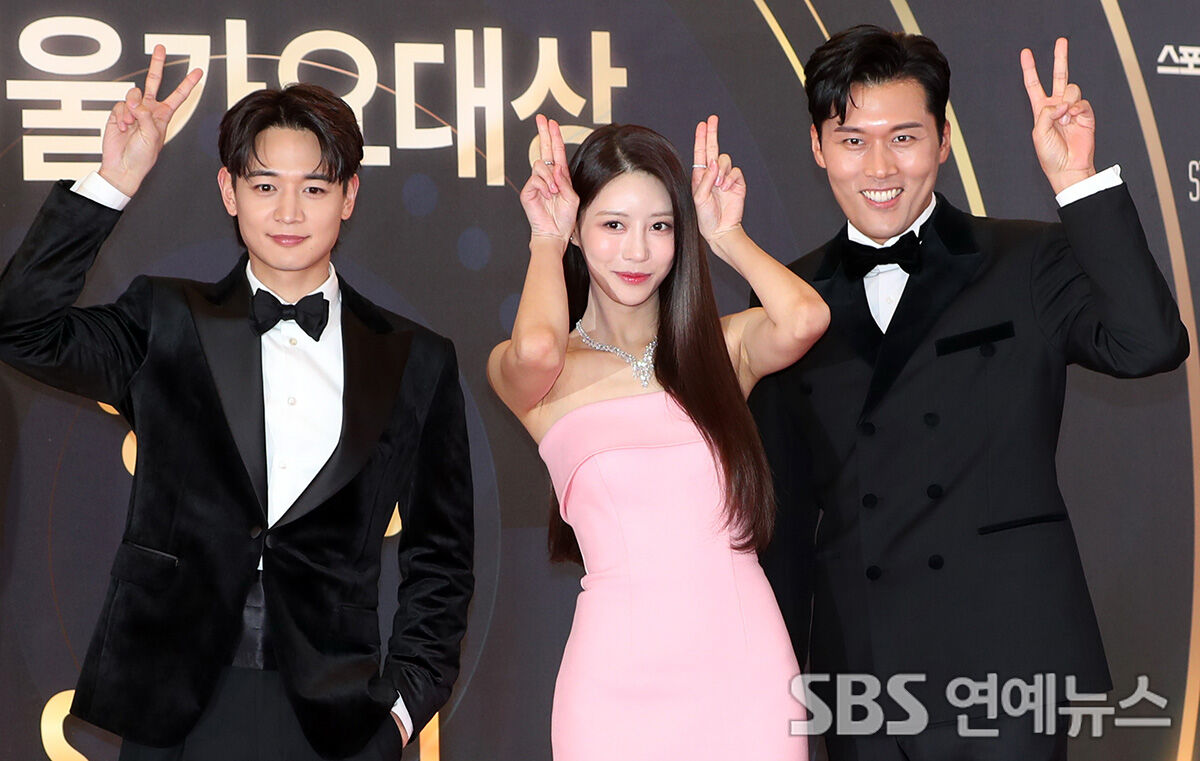 Minho, Mijoo and Kim Il-joong
