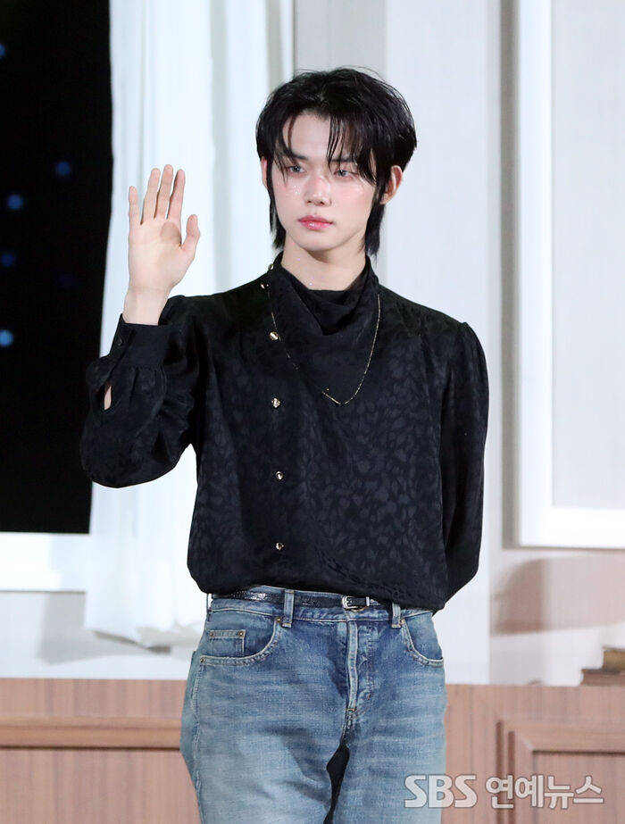 [Throwback] TXT’s YEONJUN Mesmerizes With Dreamy Gaze