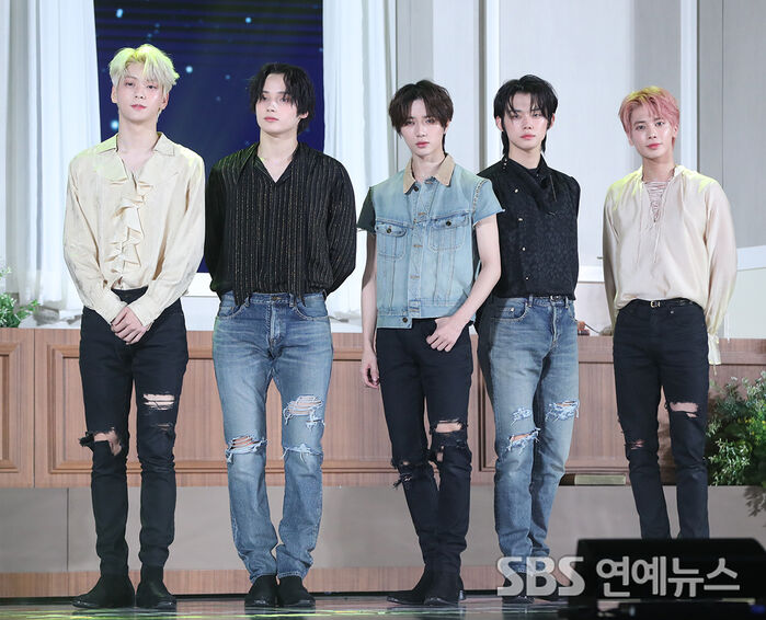 [Throwback] TOMORROW X TOGETHER Serve Ethereal Visuals at 'The Name Chapter: Temptation' Showcase