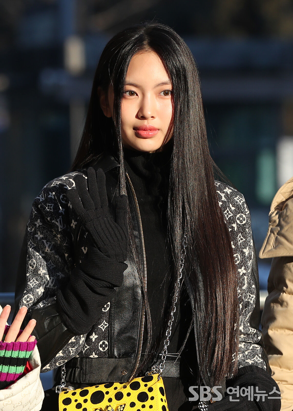 [E포토] 뉴진스 혜인, '눈빛으로 보내는 하트 시그널'