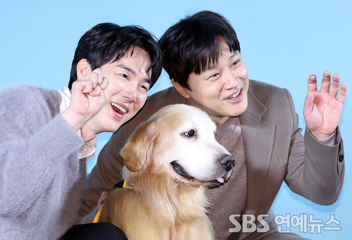 Yoo Yeon-seok and Cha Tae-hyun With Rooney at the My Puppy Press Conference