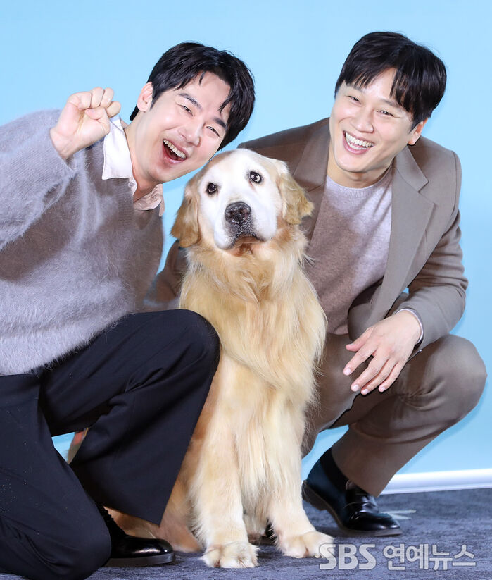 Yoo Yeon-seok and Cha Tae-hyun With Rooney at the My Puppy Press Conference