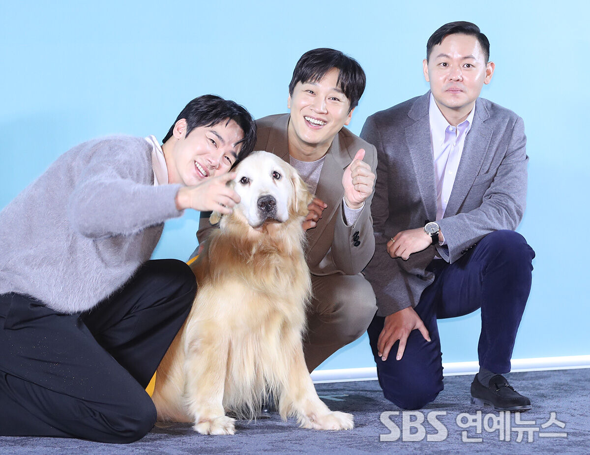 Yoo Yeon-seok and Cha Tae-hyun With Rooney at the My Puppy Press Conference