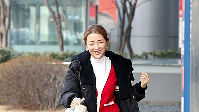 [E포토] 박하선, '뻥튀기 하나 드시고 가세요'