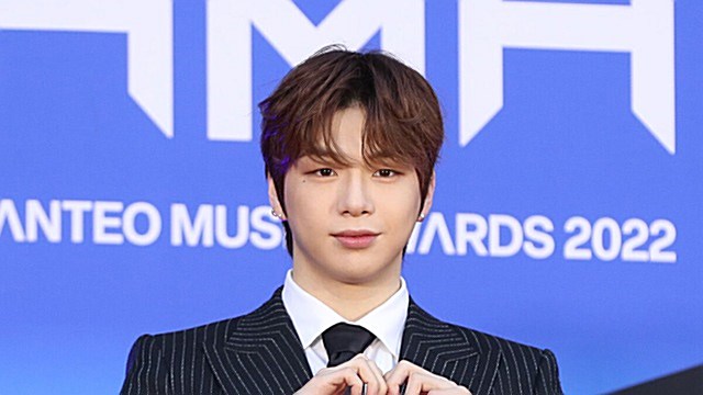 [E포토] 강다니엘, '팬들에게 보내는 멍뭉미 하트'
