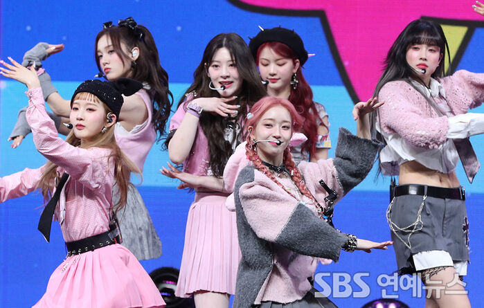 [Throwback] STAYC Serve Pink-Powered 'Teddy Bear' Energy