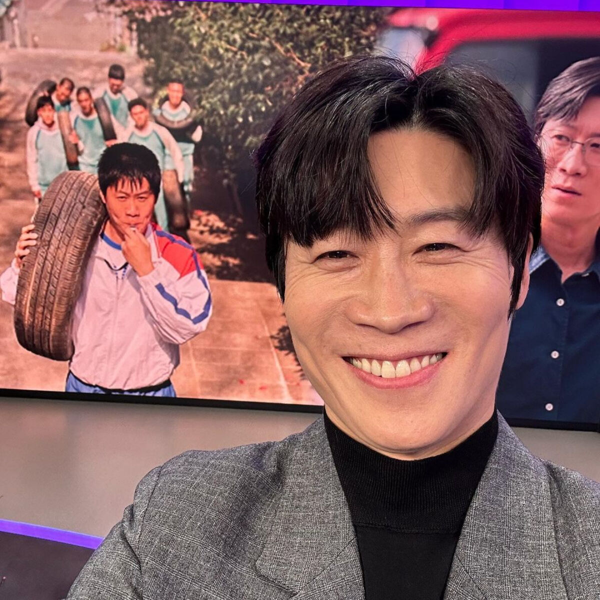 진선규 현수막