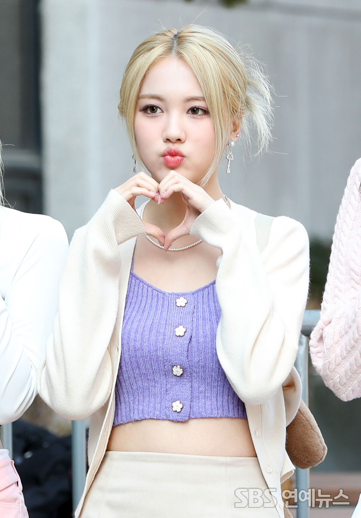 [E포토] 트라이비 지아, '앵두 입술 쭉'