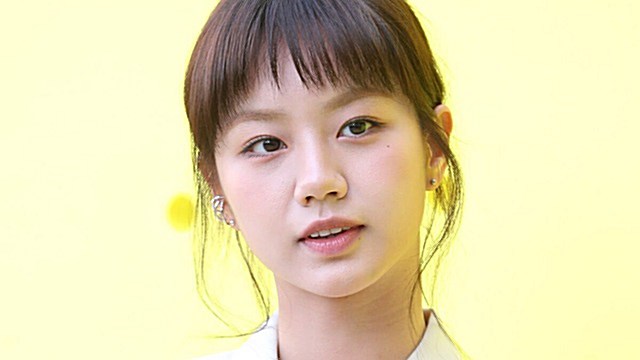 [E포토] 혜리, '시크한 덕선이표 하트'