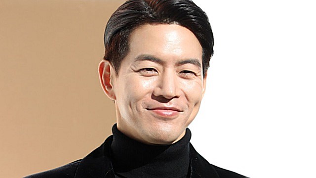 [E포토] 이상윤, '금요일에 필요한 섹시한 미소'