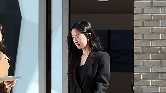 [E포토] 이청아, '올블랙 시크한 도시 여자'