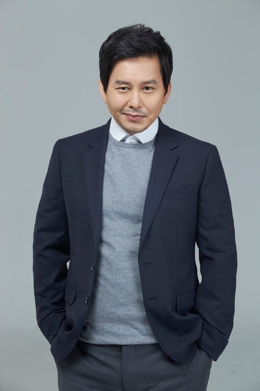 윤기원</font>, 11살 연하의 모델과 교수와 재혼  책임감 갖고 살겠다 
