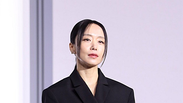 [E포토] 전도연, '한 아이의 엄마이자 킬러로'