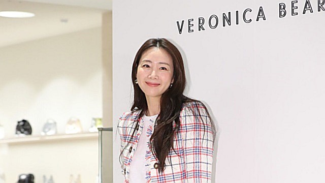 [E포토] 최지우, '늦둥이 딸 엄마의 화려한 외출'