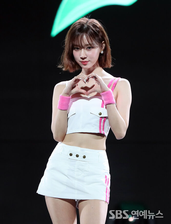 [Throwback] aespa’s WINTER Stuns With Doll-Like Bob at 'My World' Showcase