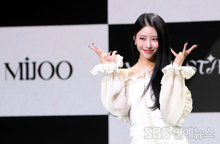 [Throwback] Lee Mi-joo Sparkles at 'Movie Star' Debut Showcase