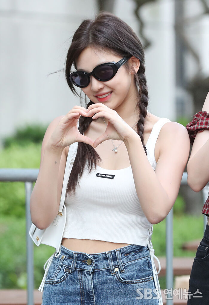 [Throwback] NINGNING of aespa Is Cuteness Overload at KBS Rehearsal