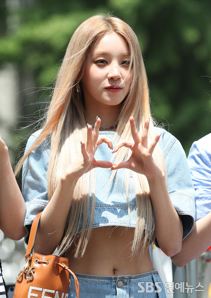 [Throwback] (G)I-DLE's Yuqi Sends Hearts Fluttering