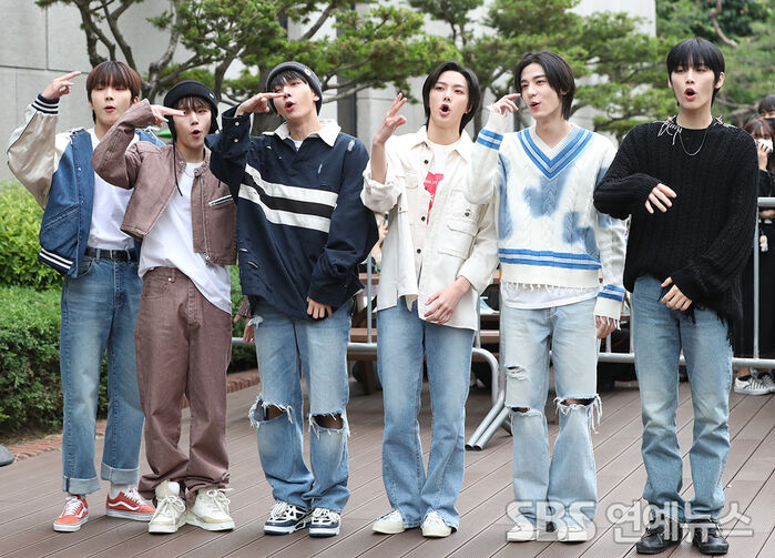 [Throwback] BOYNEXTDOOR Bring Boy-Next-Door Charm to Their Music Show Debut