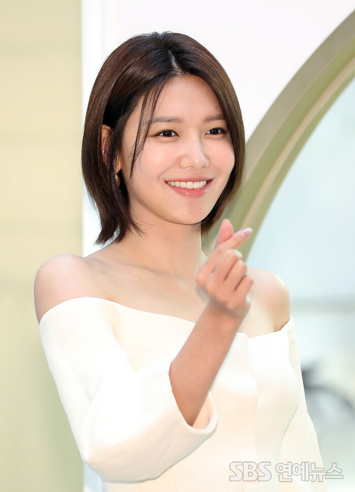 [Throwback] SOOYOUNG Lights Up Golf Brand Photo Call With Her Smile