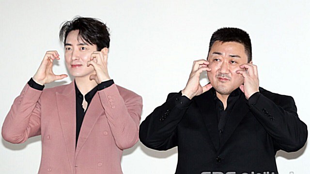 [E포토] 이준혁-마동석, '팬 서비스는 확실하게'