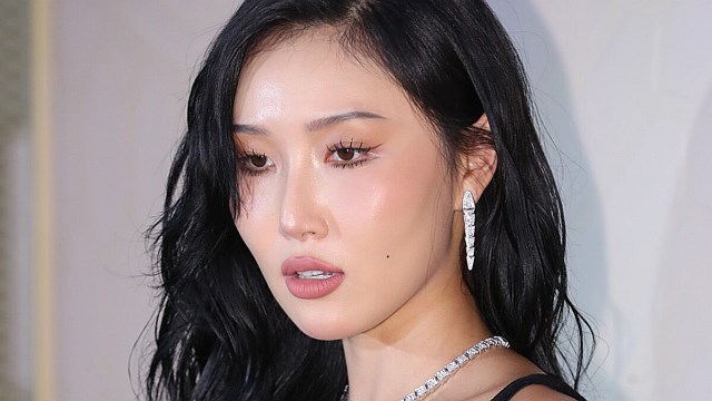 [Throwback] Hwasa Turns Heads at Italian Jewelry Exhibition in Seoul
