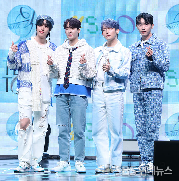 Teen Top pose for photos at the 'TEEN TOP [4SHO]' media showcase
