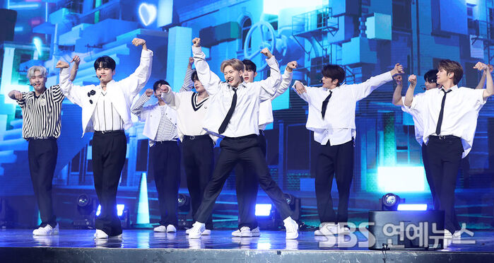 [Throwback] ZEROBASEONE Kick Off K-Pop's Fifth Generation With a Powerhouse Debut