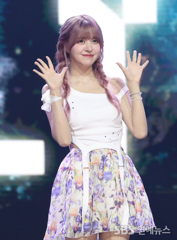 NMIXX’s Lily