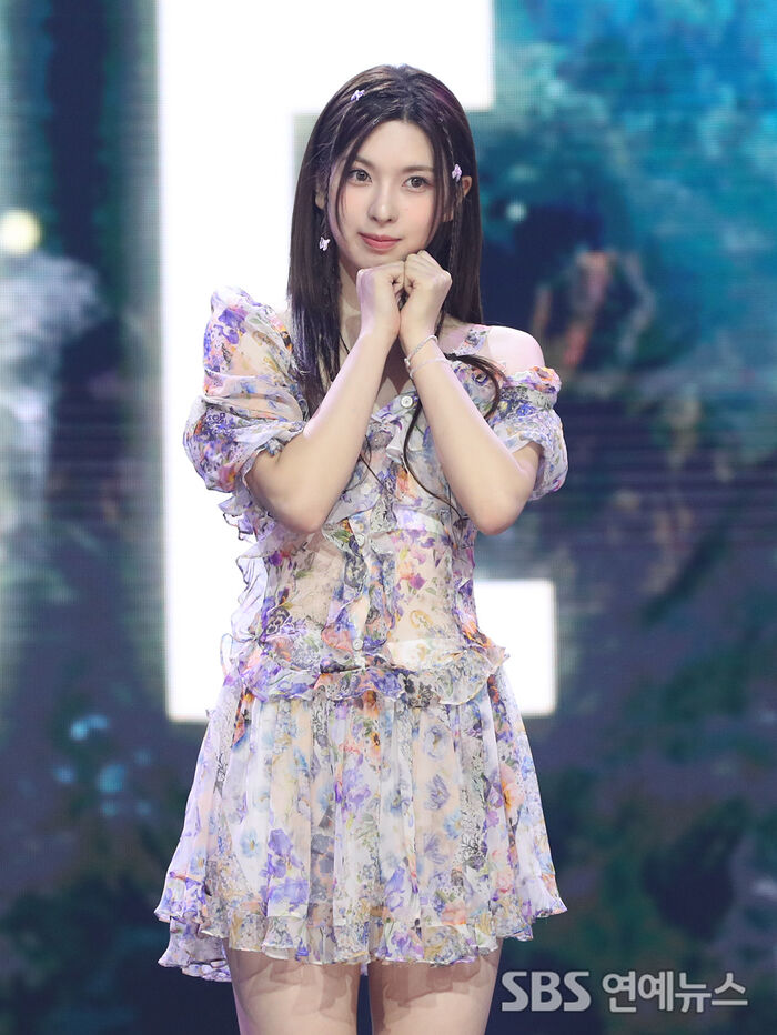 [Throwback] NMIXX's BAE Radiates Fresh, Floral Vibes