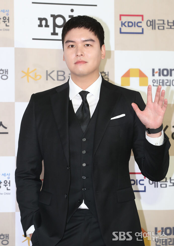 Lee Jang-woo Publishes Bank Records Amid Unpaid Bill Dispute, Says "We Paid in Full―Middleman at Fault"