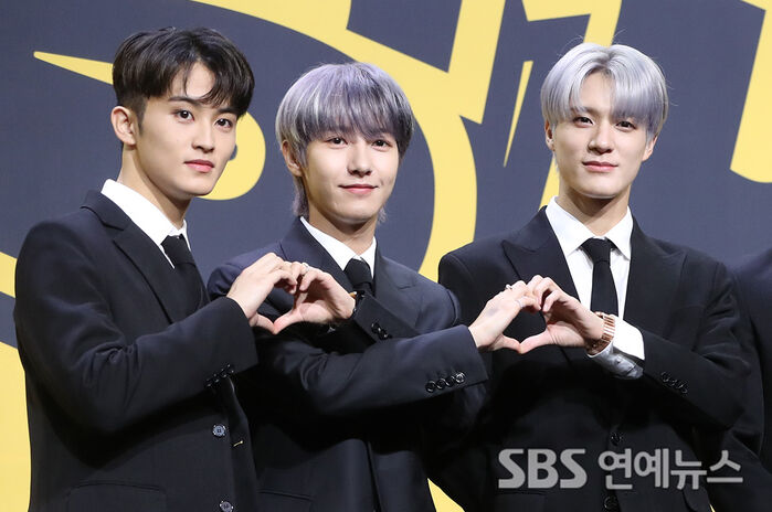 [Throwback] NCT DREAM's MARK, RENJUN and JENO Share a 'Connected Love' Moment