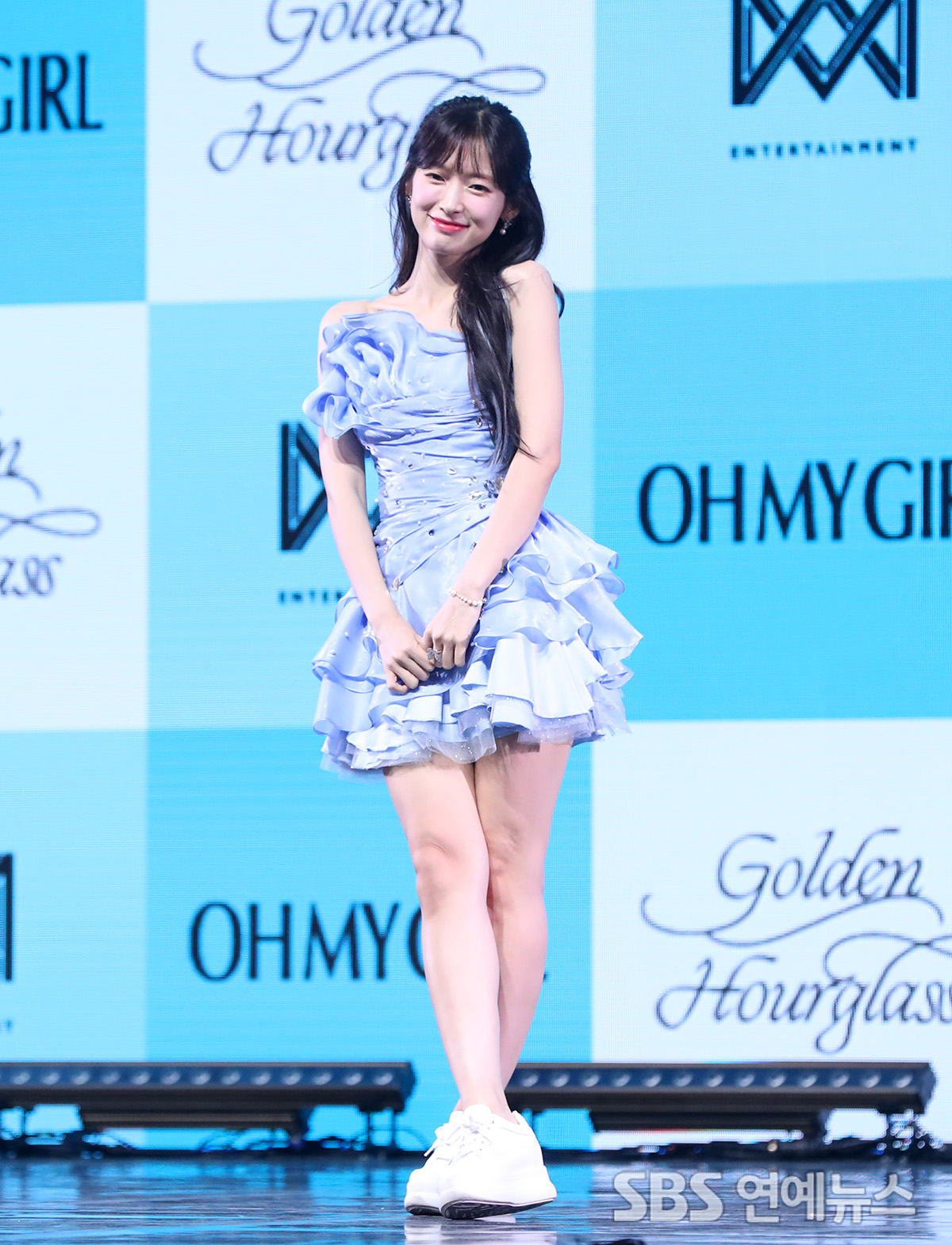 [E포토] 오마이걸 아린, '청순 가득 하트 속에'